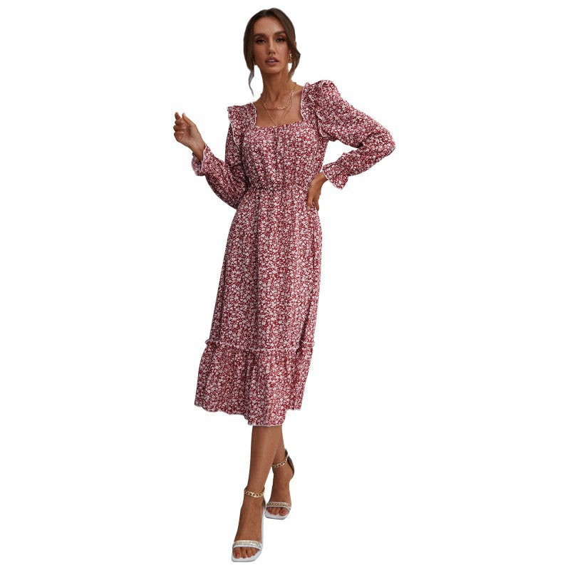 Robe maxi romptique pour femme avec des détails en volants et des motifs floraux Chic & Stil
