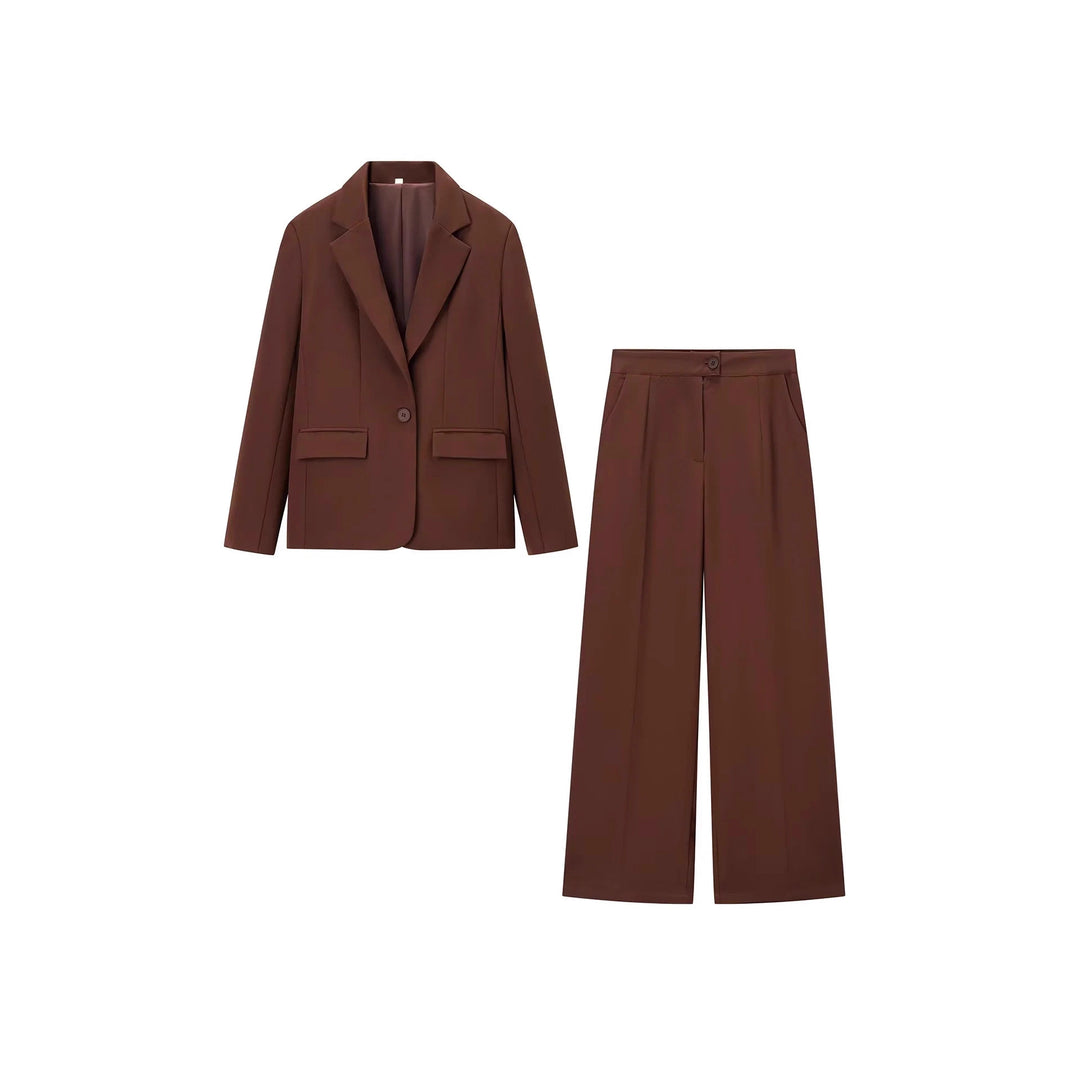 Ladies elegant suit set with fitted blazer and wide trousers Lune London