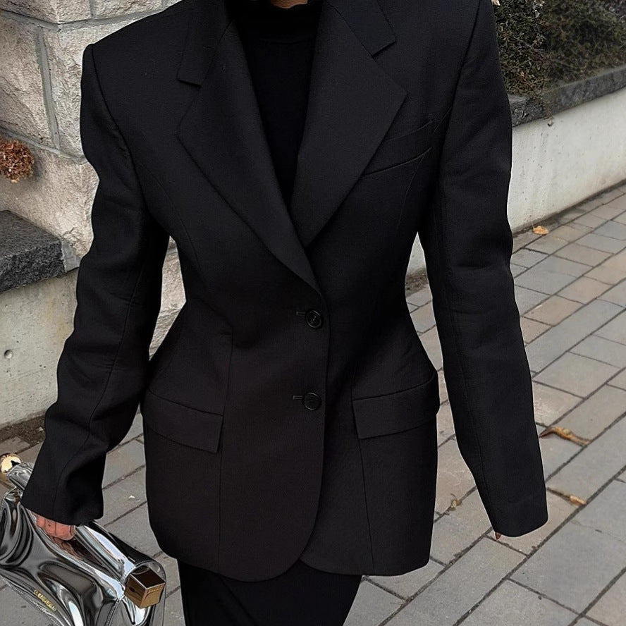 Oversized women's jacket with an elegant cut and striking details Lune London