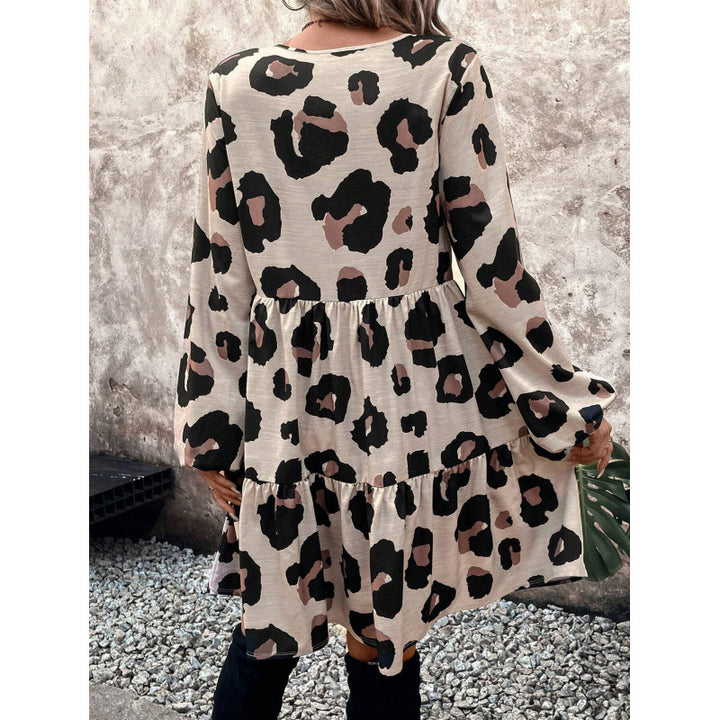 Casual leopard print women's dress with voluminous sleeves and a flowy cut Lune London