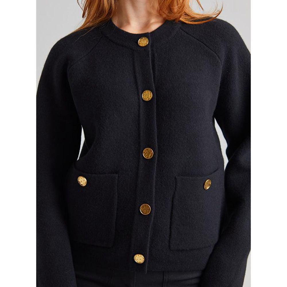 Ladies elegant knitted cardigan with golden buttons and practical pockets Lune London