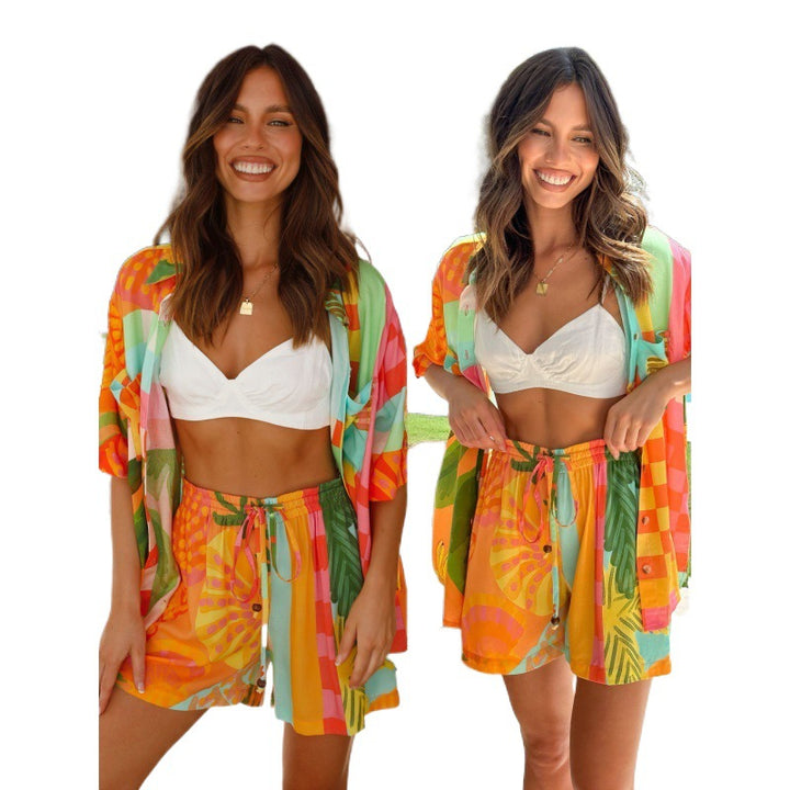 Tunique de plage pour femmes avec un design coloré à manches courtes et ceinture élastique Chic & Stil