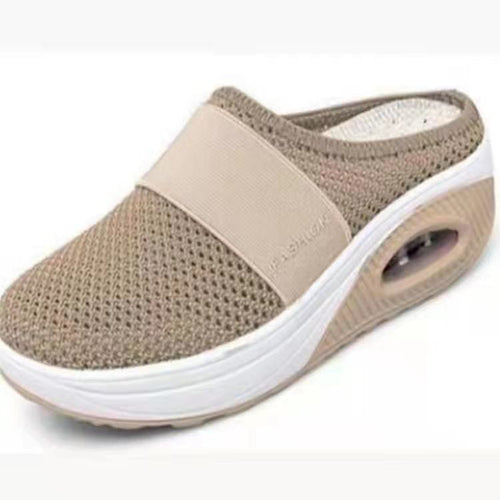 Comfortable wellness clogs for women with breathable upper material and cushioning sole Lune London
