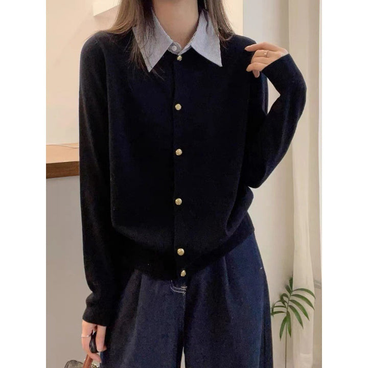 Cardigan luxueux pour femmes avec détails de boutons dorés Chic & Stil