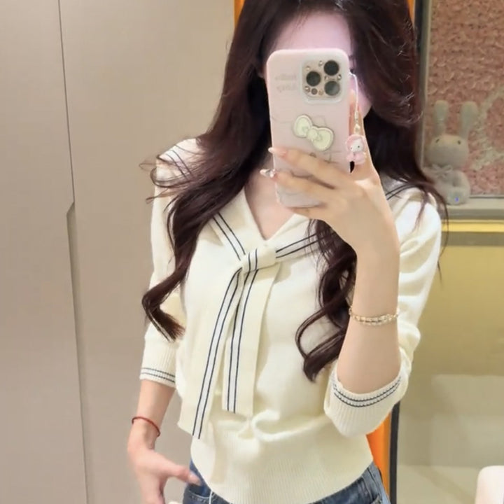 Sweater femme avec col nœud élégant et tricot fin Chic & Stil