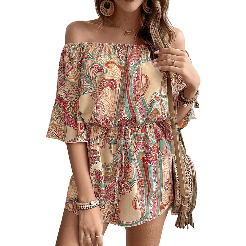 combinaison femme décolletée à épaules nues avec motif paisley coloré et ceinture élastique Chic & Stil