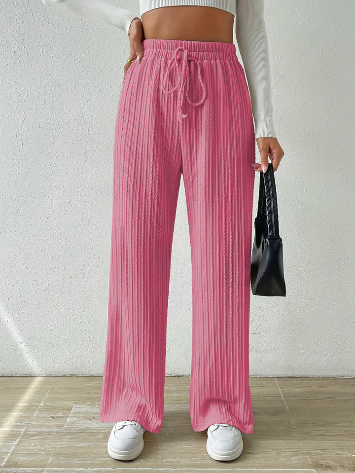 Loose knit pants for women with elastic waistband and trendy longitudinal structure Lune London