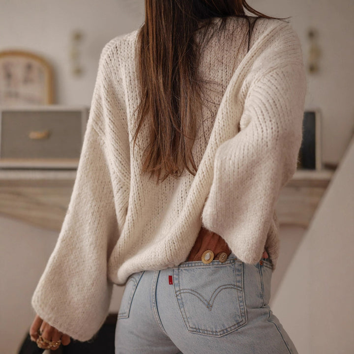 Ladies comfortable pullover with oversized sleeves and elegant pearl buttons Lune London