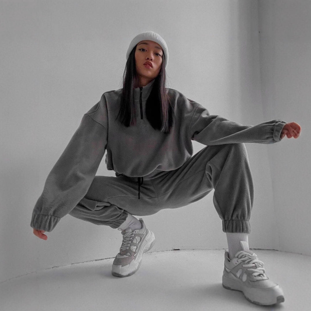 Casual fleece sports set for women with high collar and elastic waist Lune London