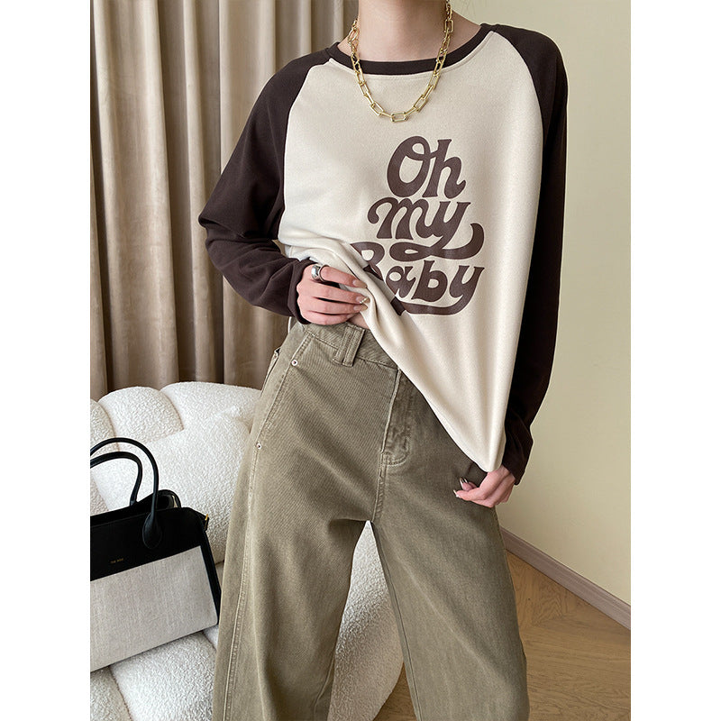 Women's sweatshirt with casual lettering and long sleeves Chic & Stil