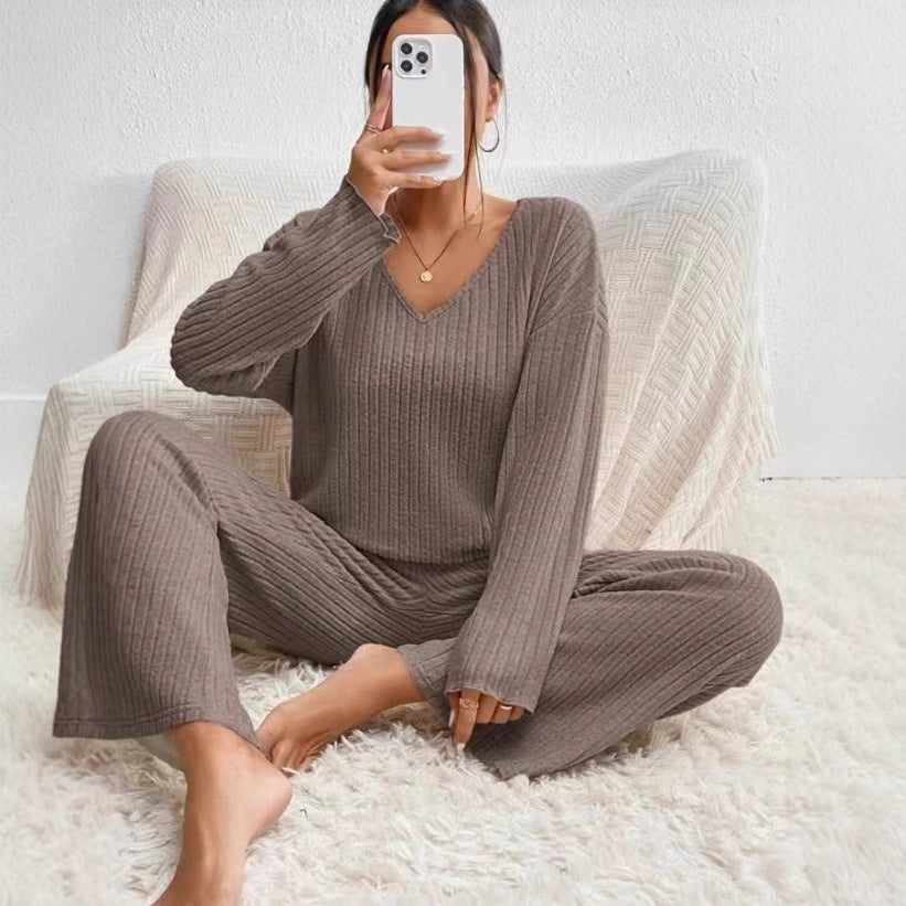 Comfortable set for women with V-neck and wide leg Lune London