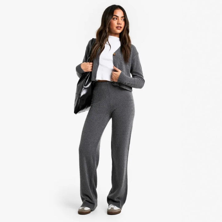 Women's loungewear set with stylish cardigan and comfortable loose pants Lune London