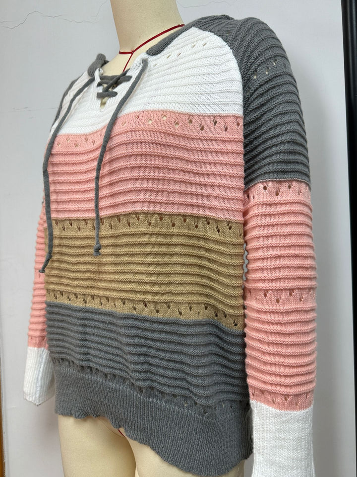 Casual sweatshirt for women with decorative lace details and textured pattern Lune London