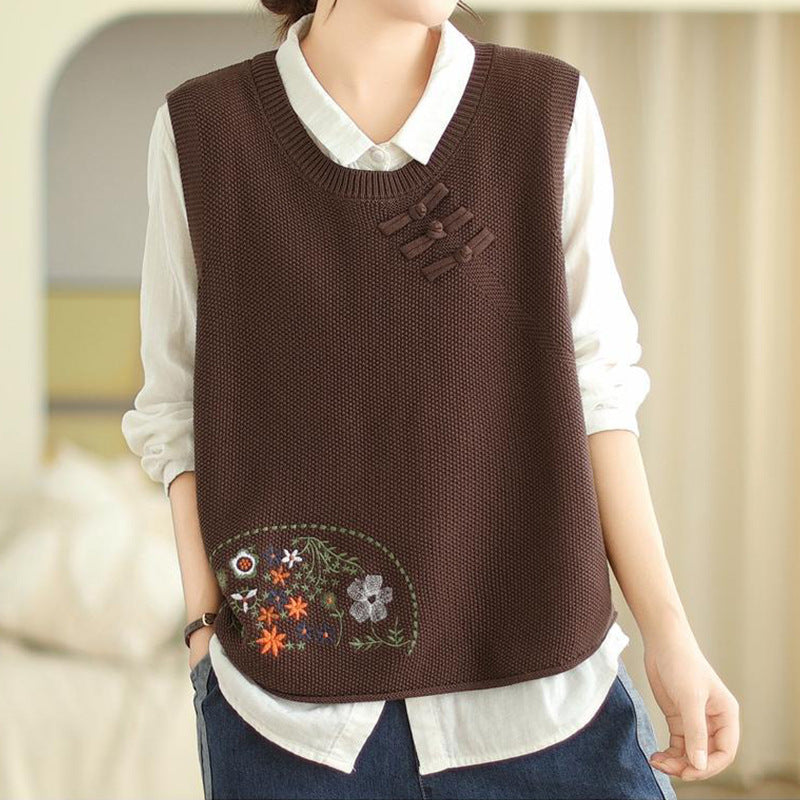 Knitted sweater for women with decorative embroidery Lune London