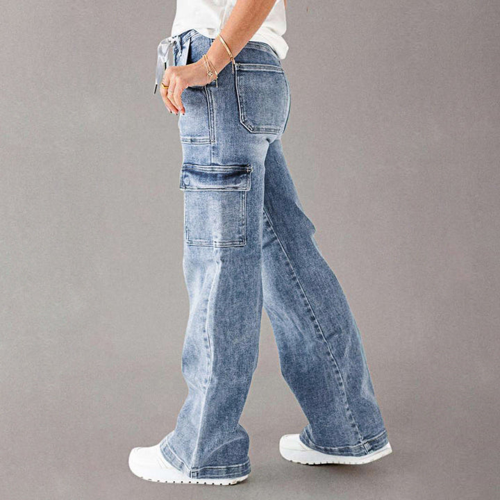 Women's Cargo Jeans with A Casual Cut and Practical Pockets Lune London