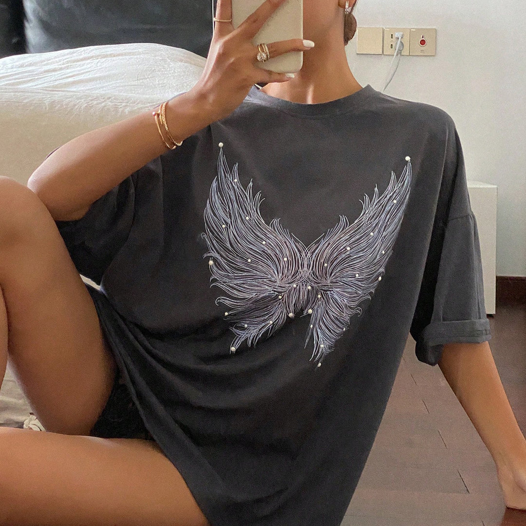 Oversized T-shirt for women with creative feather design Lune London