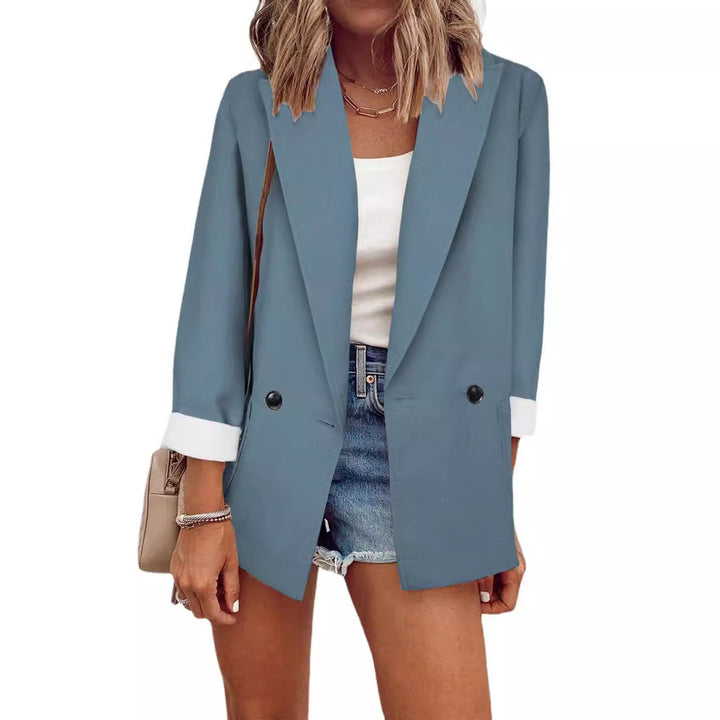 Trendy oversized jacket for women with a sleek design and elegant button details Lune London