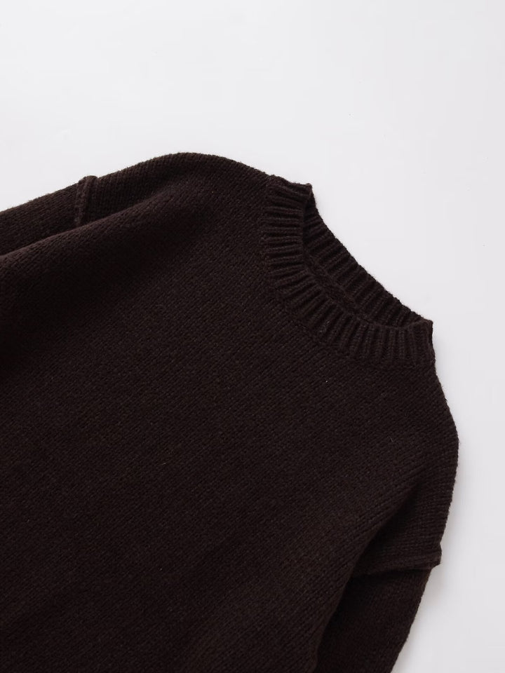 Casual knitted sweater for women with round neck and drop shoulders Lune London