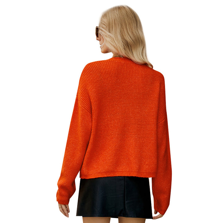 Lightweight knit cardigan for women with deep V-neck and button details Chic und Stil