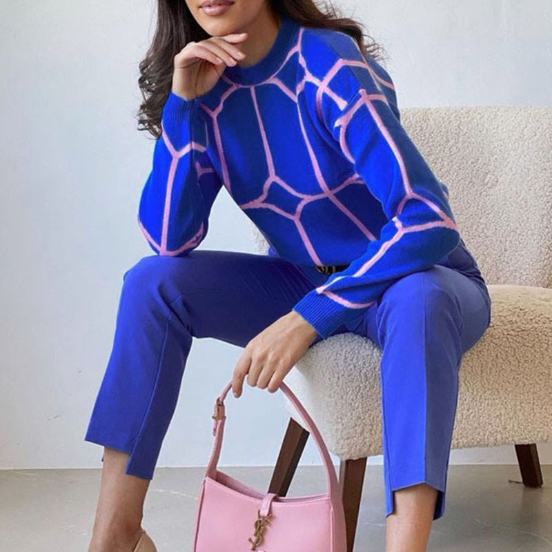 Trendy knitted sweater for women with geometric graphic design and great comfort Lune London