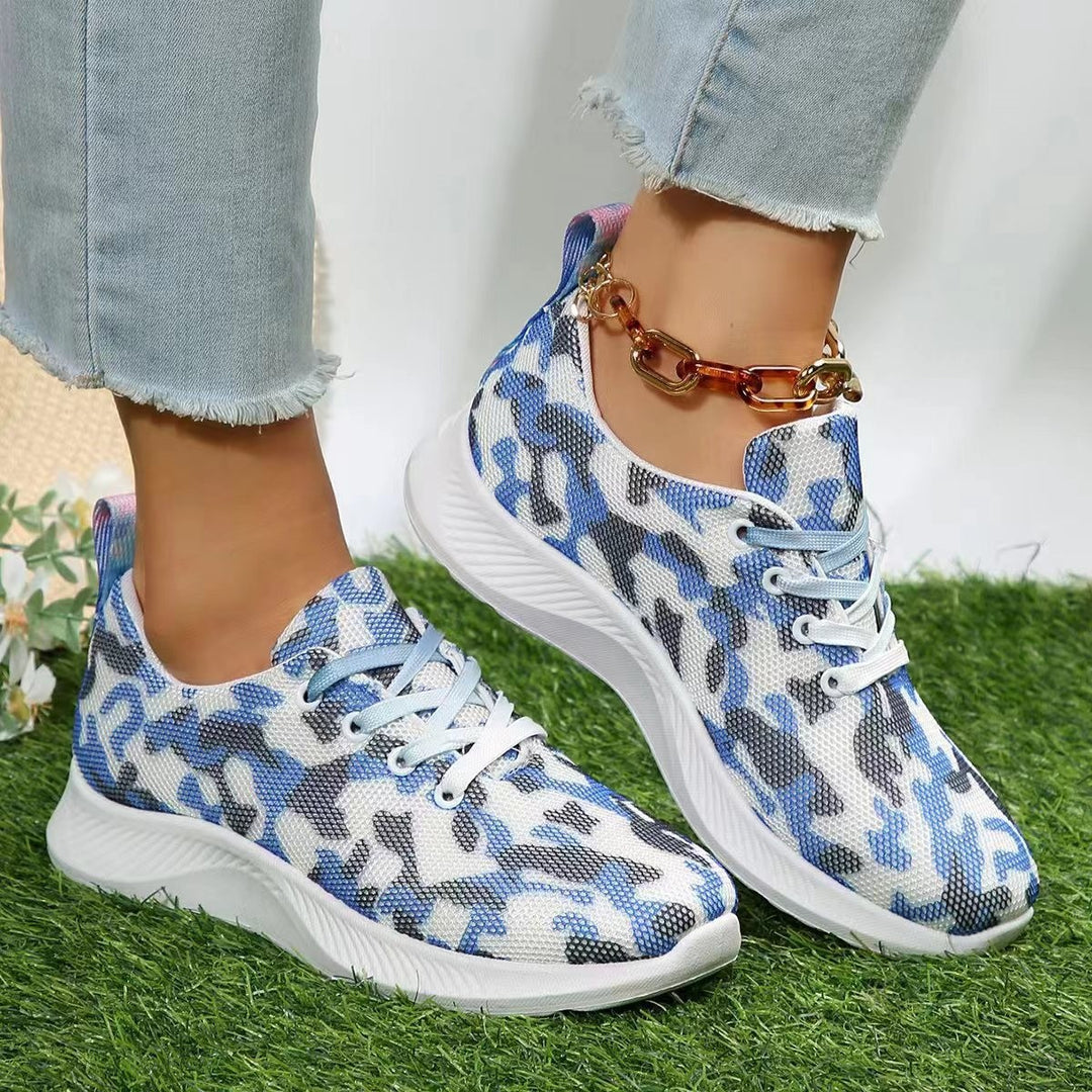 Ladies trendy sneakers with great wearing comfort Lune London