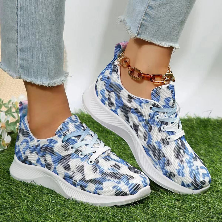 Ladies trendy sneakers with great wearing comfort Lune London