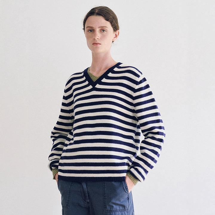 Pull femme à col en V avec motif rayé Chic & Stil