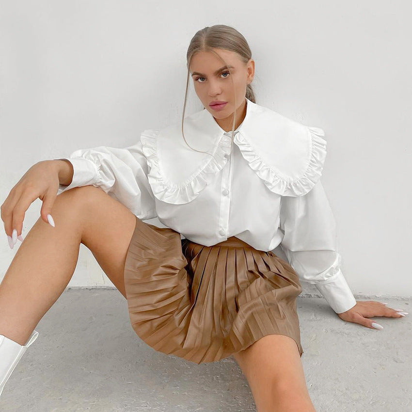 Women Elegant blouse with decorative frill collar and ruffled sleeves Lune London