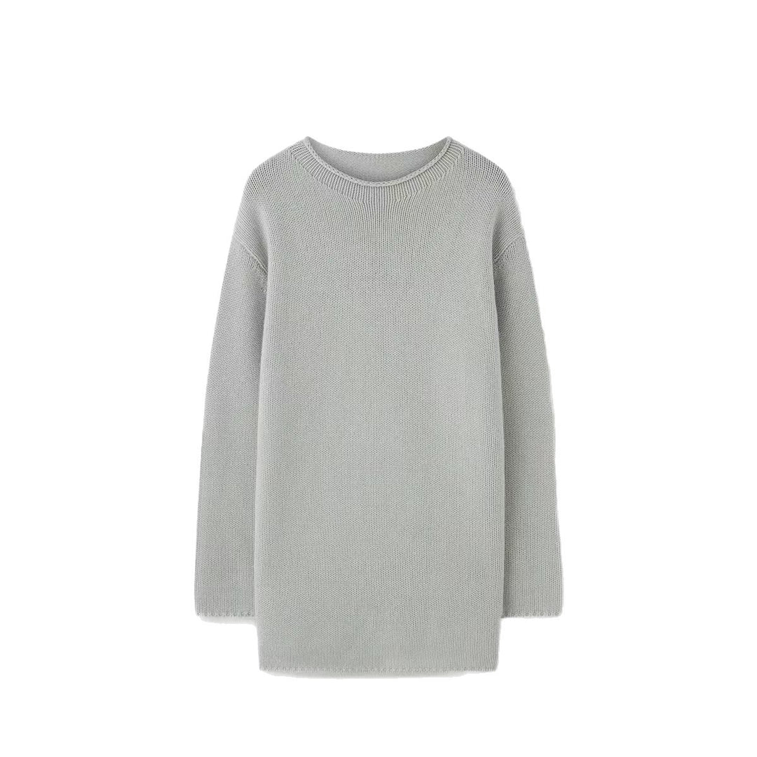 Comfortable knitted sweater for women with a loose fit and round neck Lune London