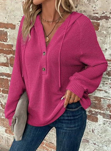 Top décontracté à manches longues pour femmes avec capuche et patte de boutonnage Chic & Stil