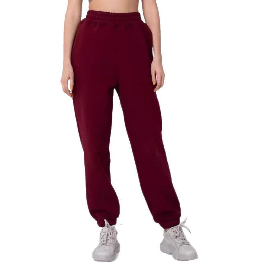 Casual women's jogging pants with elastic waist and edges Lune London
