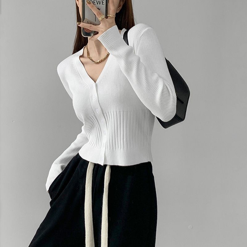 Women fitted cardigan with V-neck and button placket Lune London