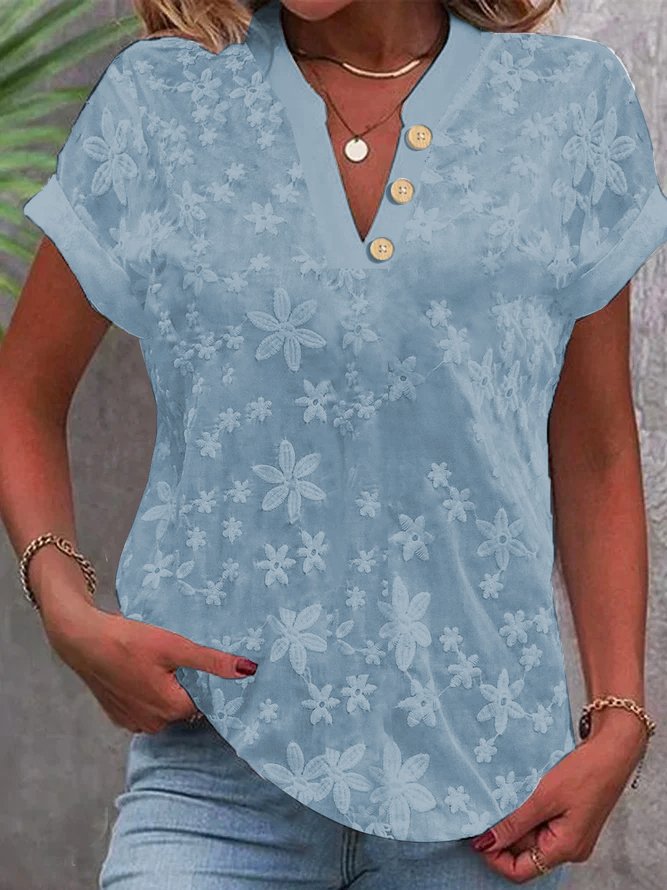 Women's blouse with chic and stylish floral pattern