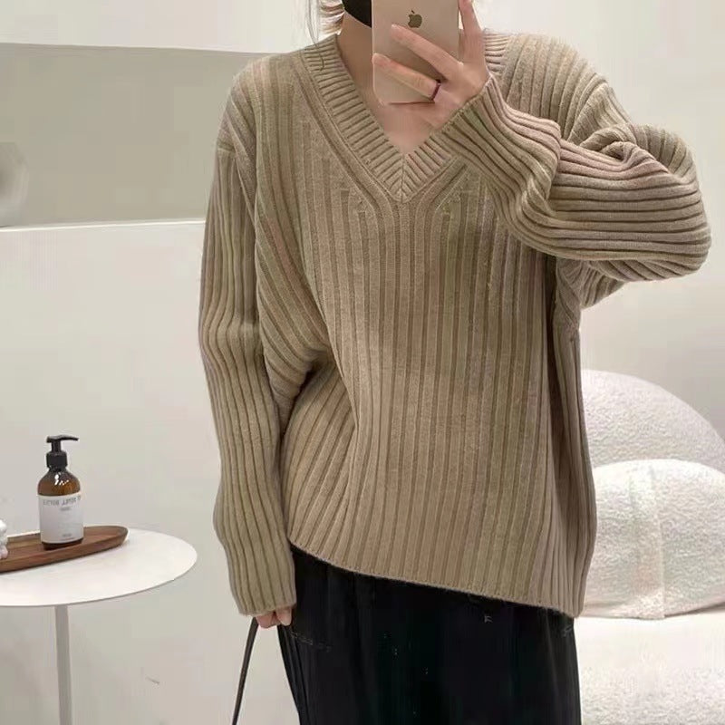 Viscose sweater for women with V-neck and ribbed design Lune London