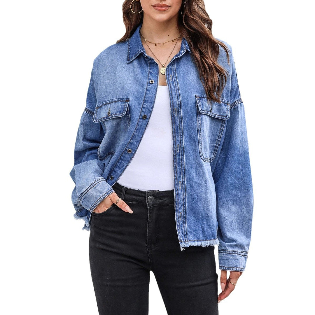 Oversized casual style women's denim jacket with frayed details Chic & Stil