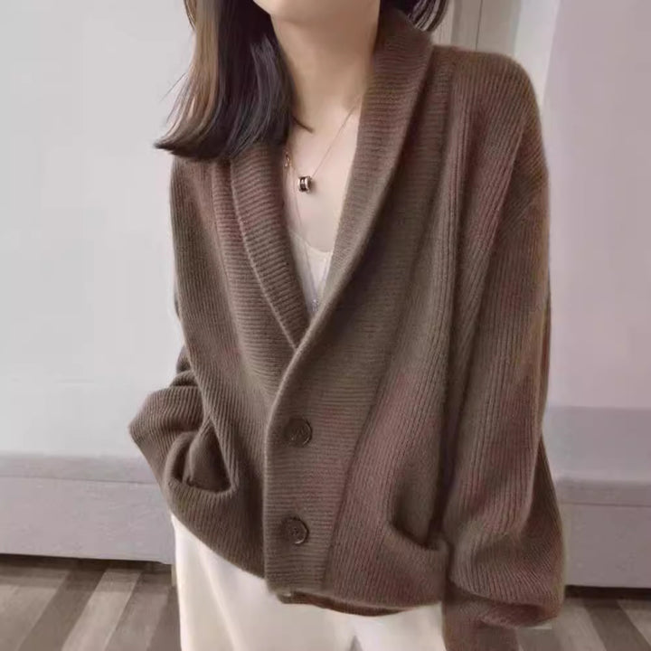 Gilet en tricot confortable pour femmes avec larges revers et poches