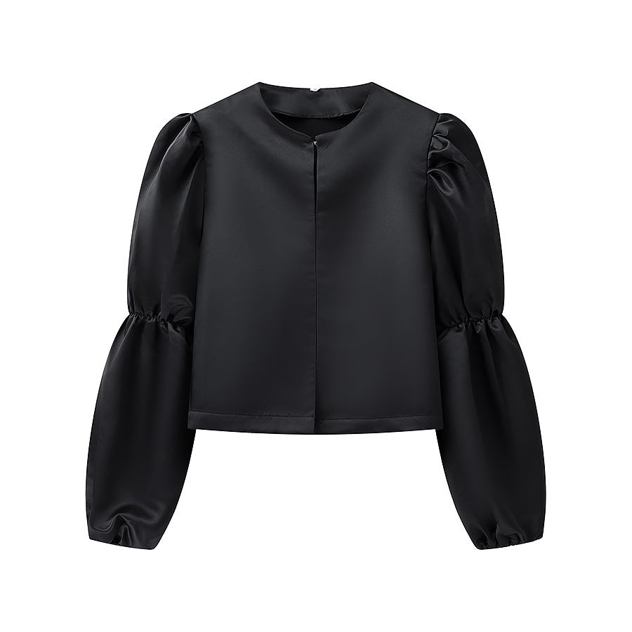 Women’s blouse with voluminous balloon sleeves and an elegant round neck Lune London