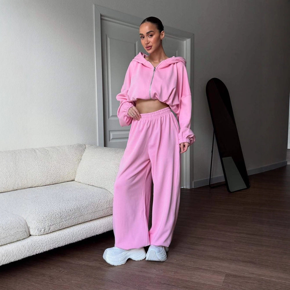 Ensemble de sweat à capuche court et de pantalon de jogging ample pour femmes Chic & Stil