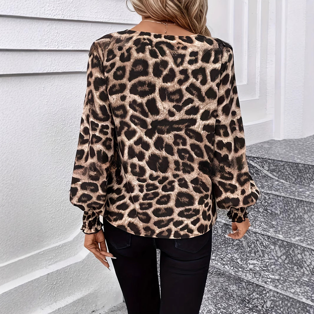 Women's blouse with V-neck and puff sleeves Lune London