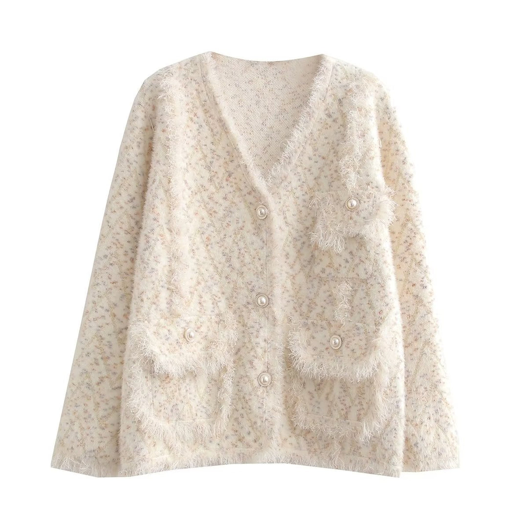 Women's fashion chunky knit cardigan with decorative V-neck and practical pockets Lune London