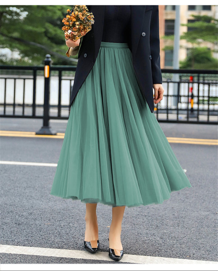 Elegant tulle skirt for women with a flared cut and an elastic waistband Lune London