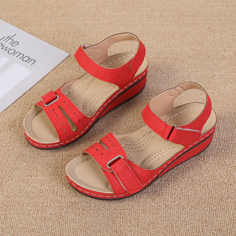 Comfortable sandals for women with ergonomic sole and flexible sole Lune London