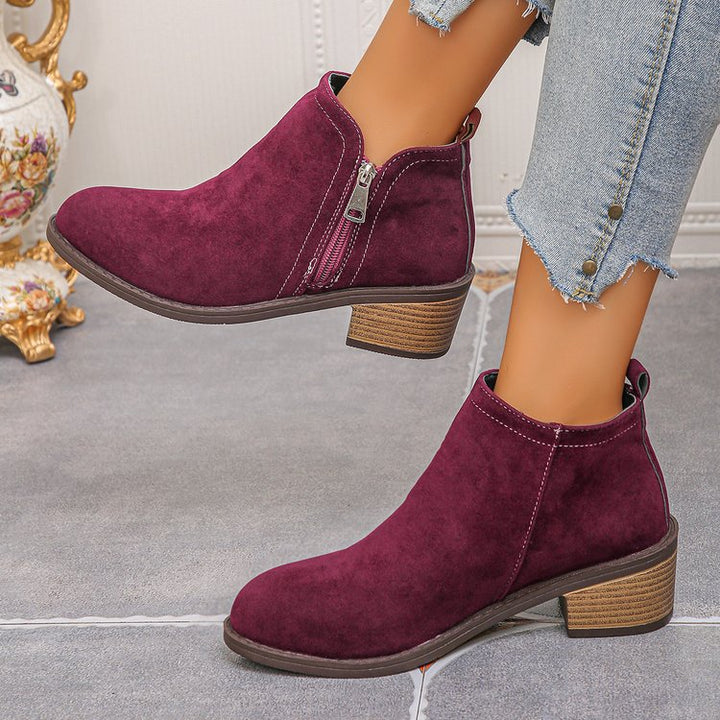 Women's biker ankle boots with side zipper and trendy structure Lune London