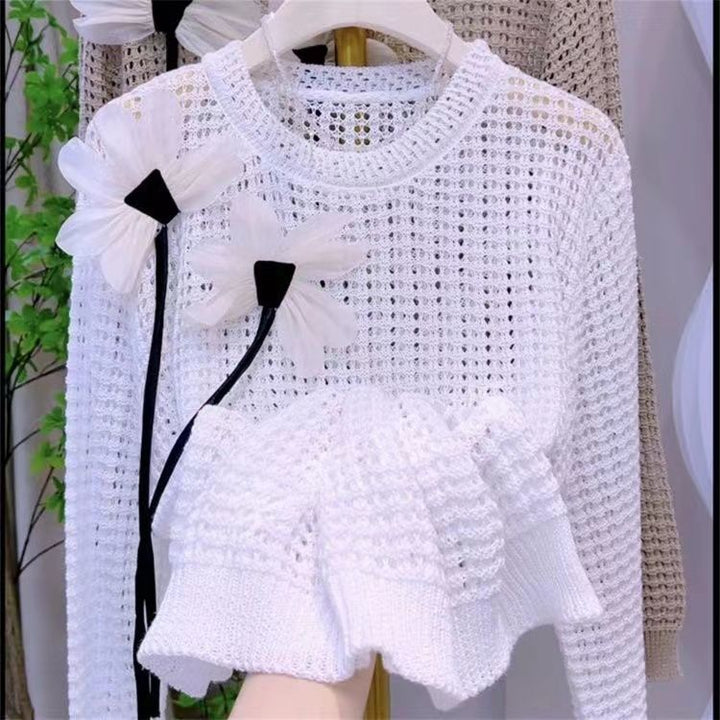 Pull en knit pour femmes avec des appliqués floraux uniques Chic & Stil