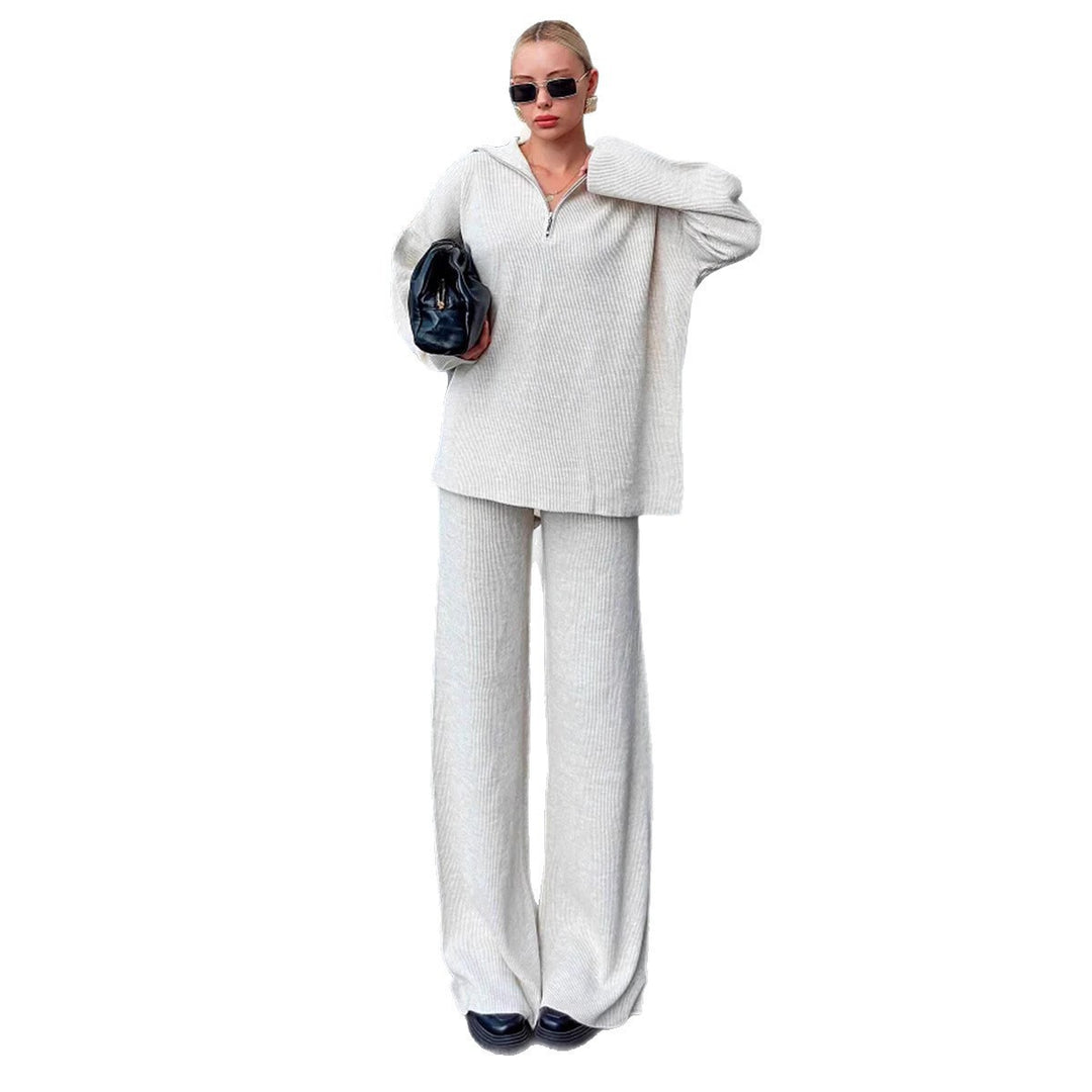 Comfortable loungewear set for ladies with oversized hoodie and wide pants Lune London