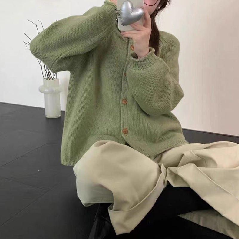 Ladies comfortable knitted cardigan with button closure and casual chic style