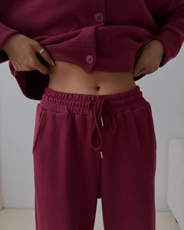 Comfortable lounge set for women with button details and elastic cuffs Lune London