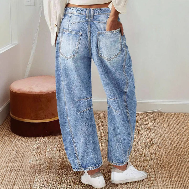 High-waisted casual jeans for ladies with wide cuts Lune London