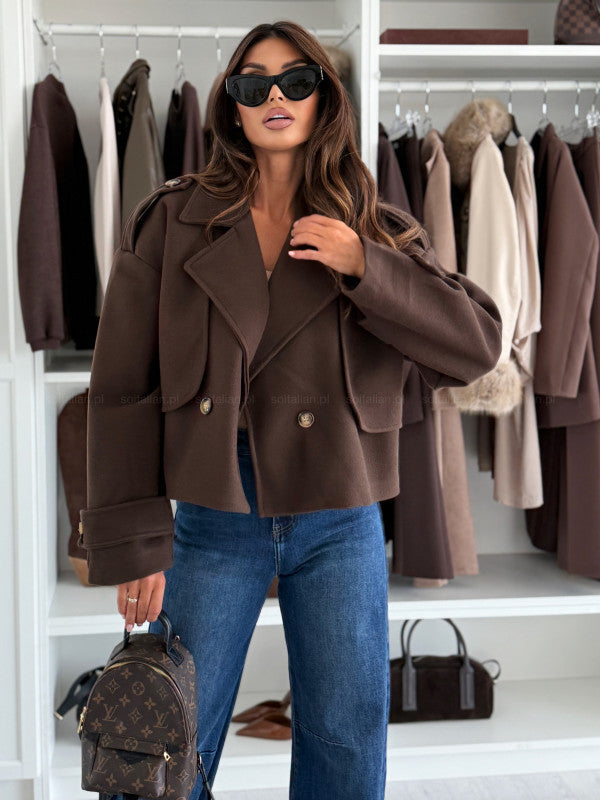 Trendy cropped blazer jacket for women with double-breasted buttons and wide lapels Lune London
