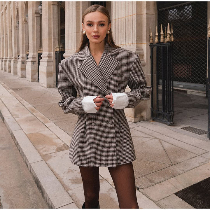 Chic and stylish fitted plaid blazer jacket for women